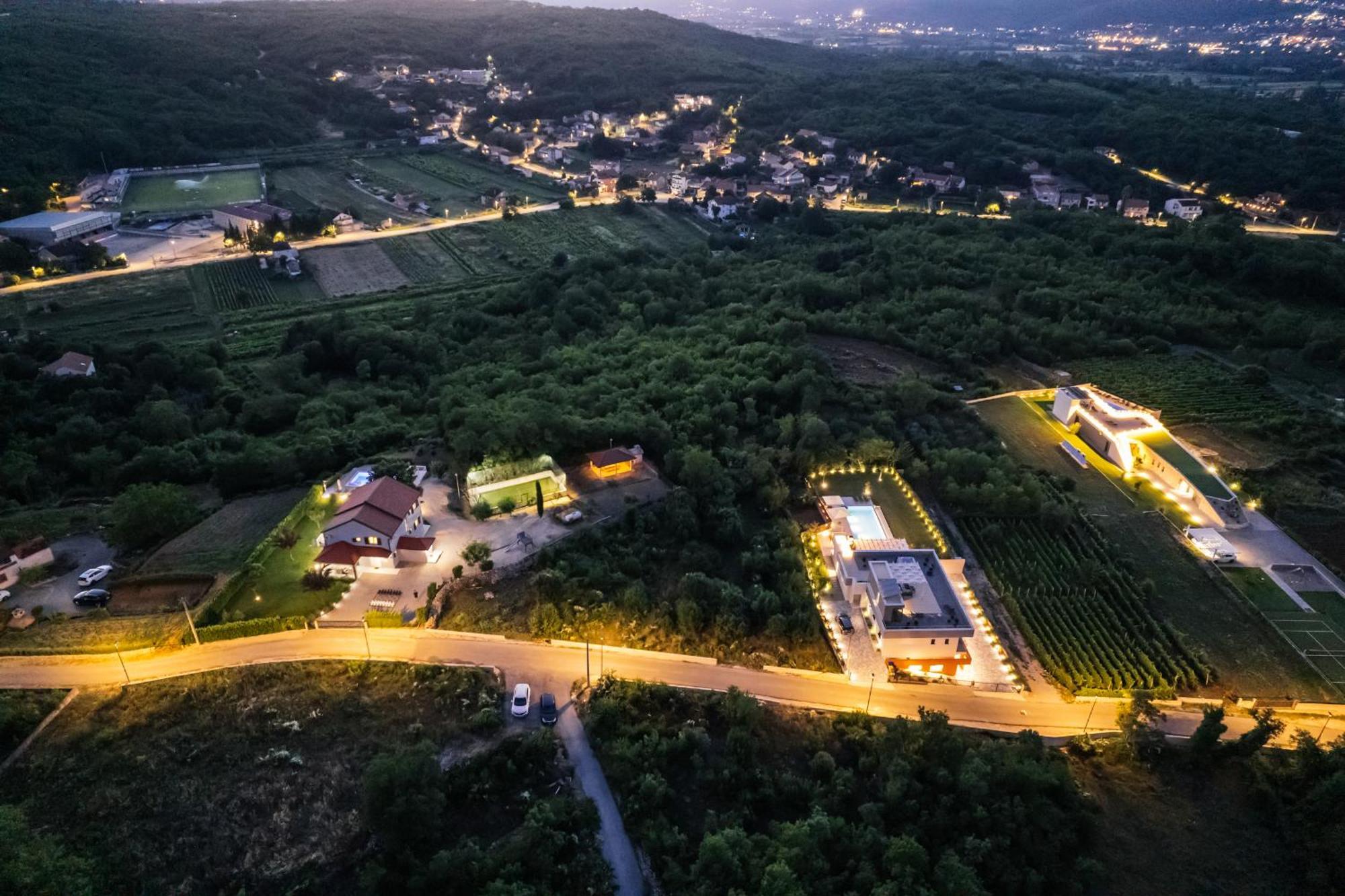 Villa Matko - Family Destination Zmijavci Екстериор снимка