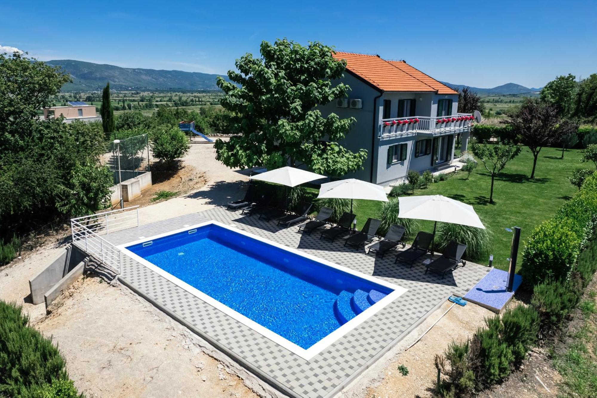 Villa Matko - Family Destination Zmijavci Екстериор снимка