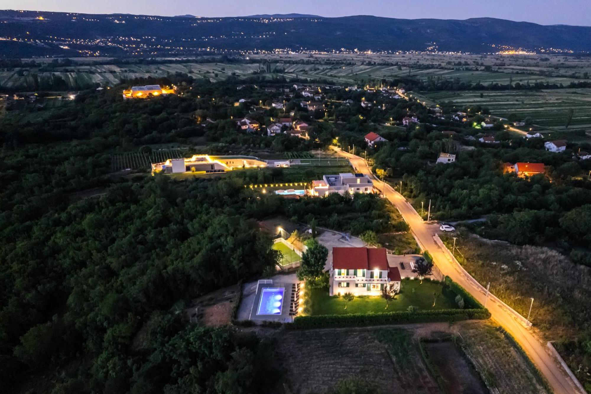 Villa Matko - Family Destination Zmijavci Екстериор снимка