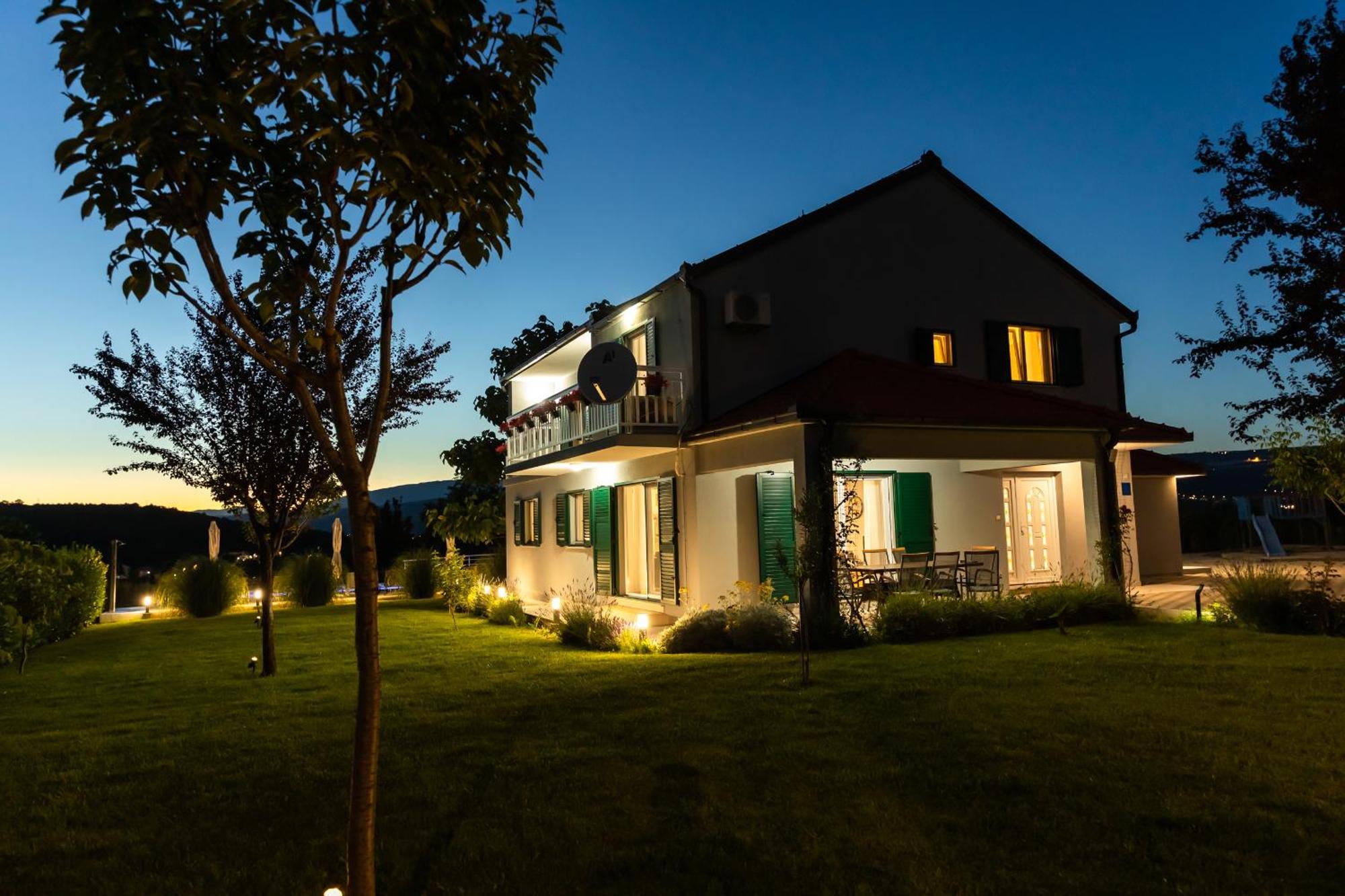 Villa Matko - Family Destination Zmijavci Екстериор снимка