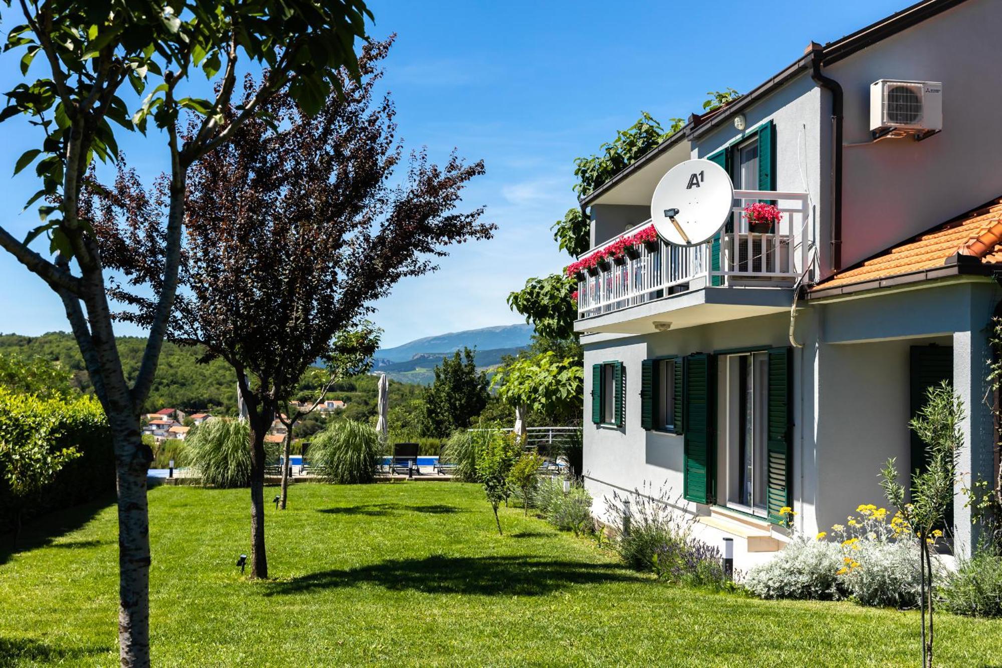 Villa Matko - Family Destination Zmijavci Екстериор снимка