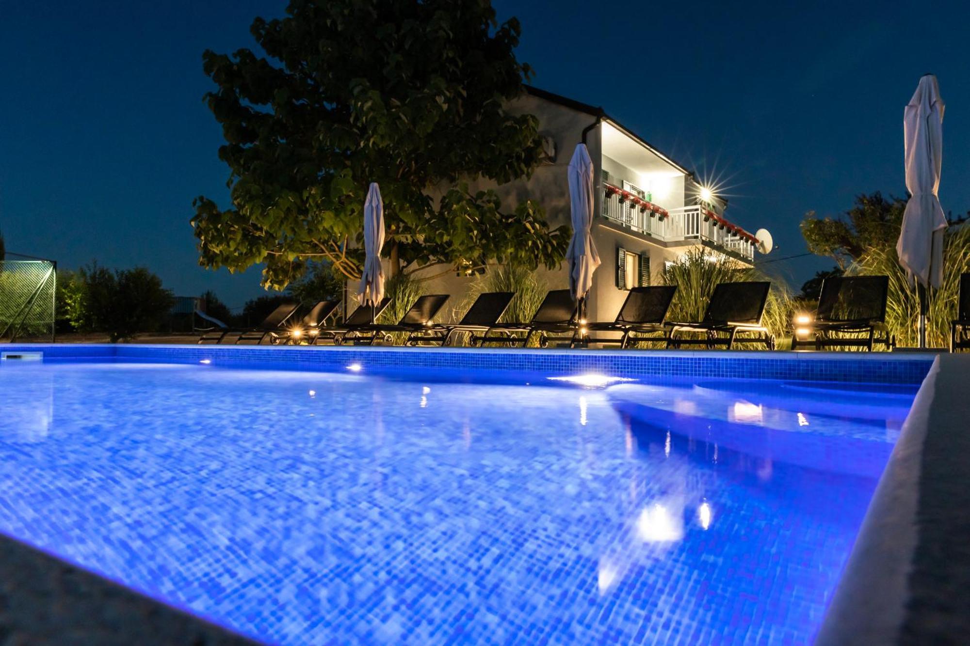 Villa Matko - Family Destination Zmijavci Екстериор снимка
