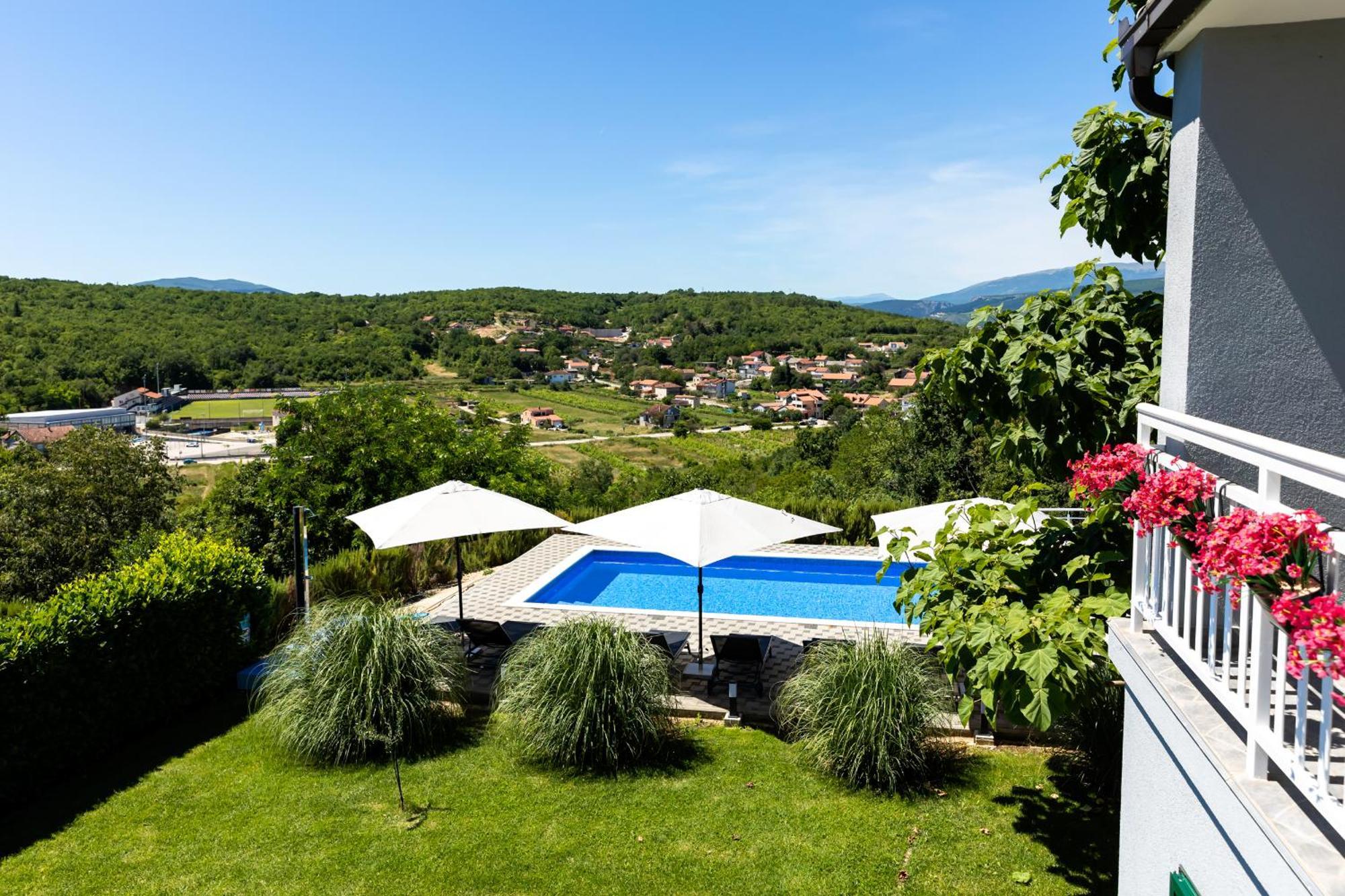 Villa Matko - Family Destination Zmijavci Екстериор снимка