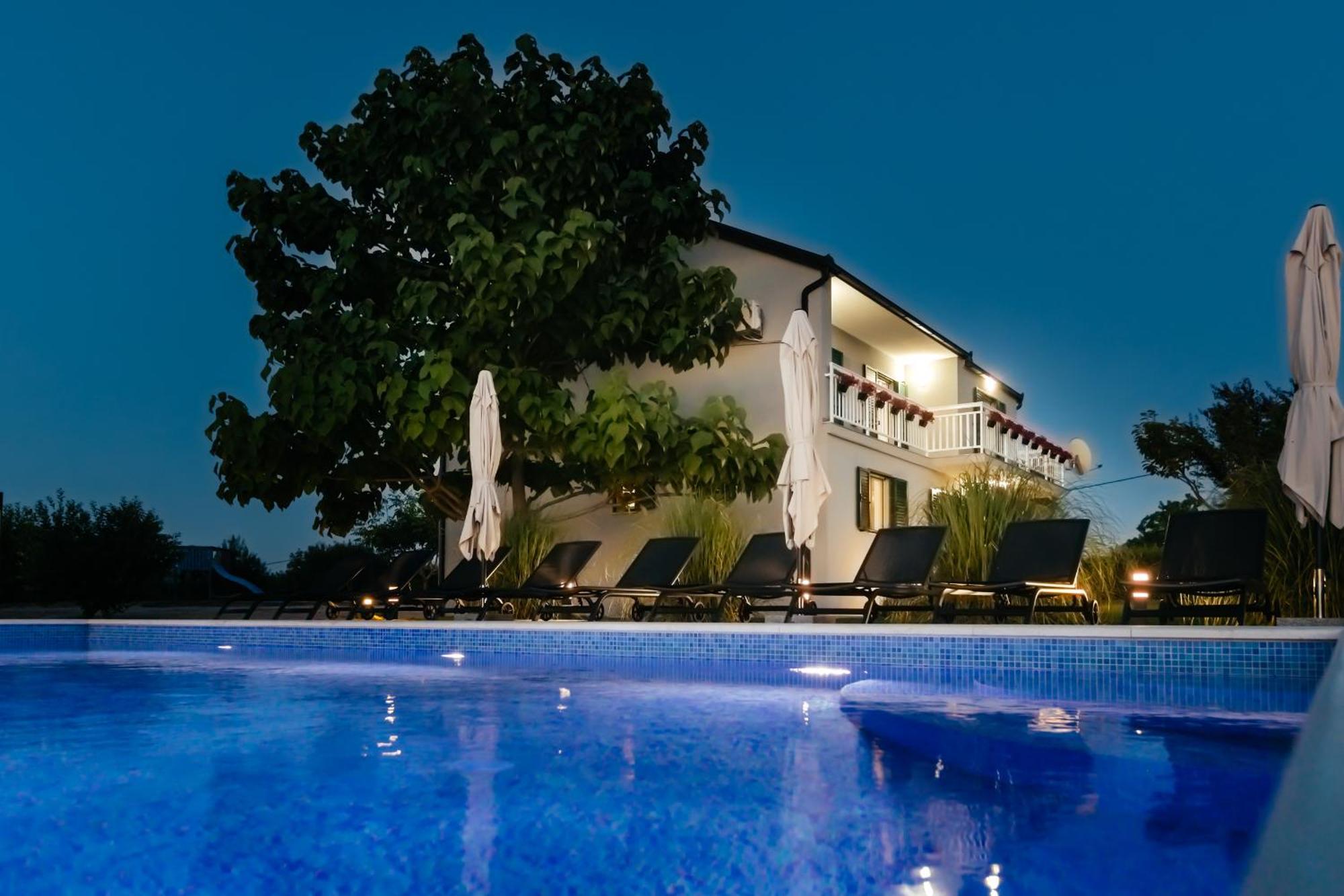 Villa Matko - Family Destination Zmijavci Екстериор снимка