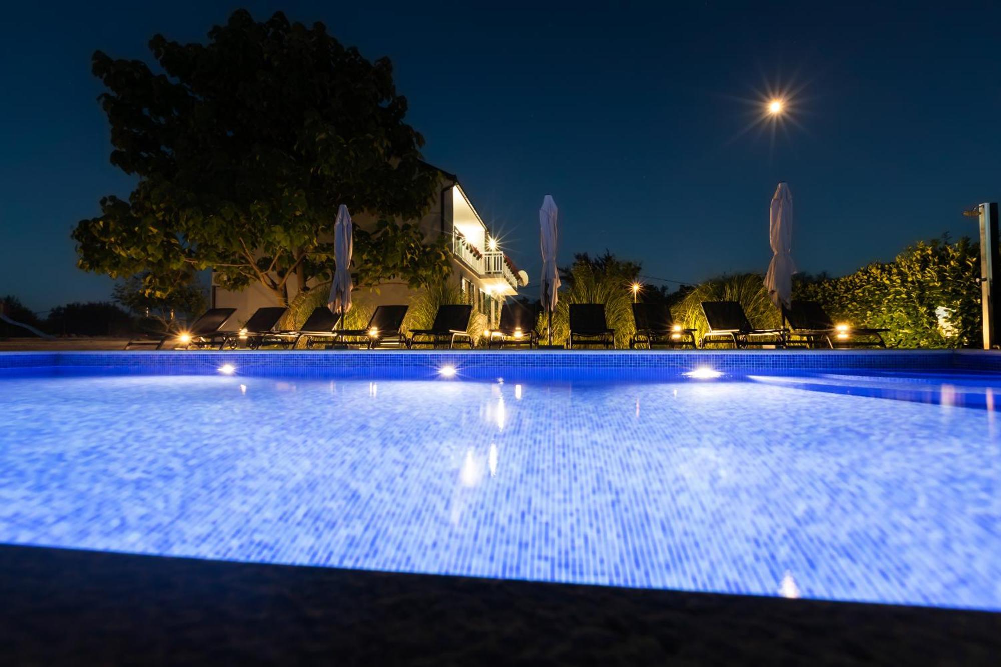 Villa Matko - Family Destination Zmijavci Екстериор снимка
